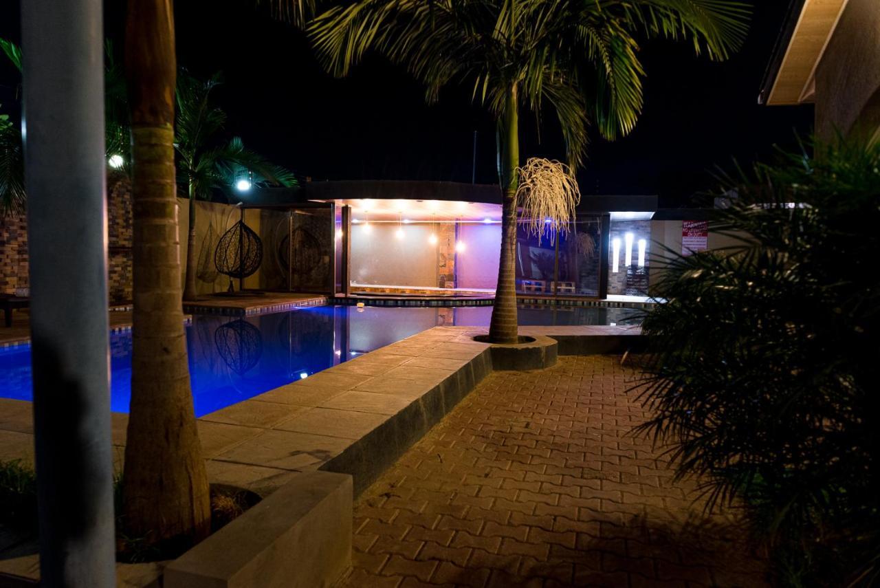 Emc Fully Furnished &Serviced Villas 4 Bedroom With Solar Power , Private Pool, Starlink Wifi ,Aircons & Dstv ルサカ エクステリア 写真